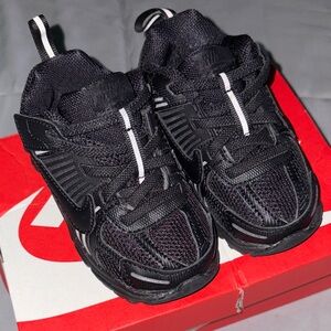 Nike Kids Black Mesh Sneakers